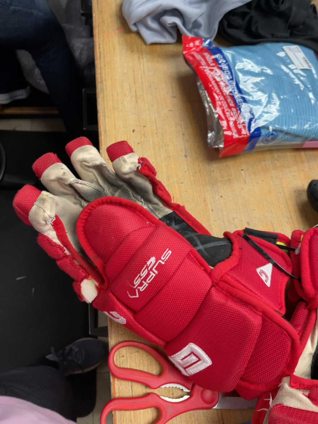 Graf Supra G55 15" Hockey Gloves - Red