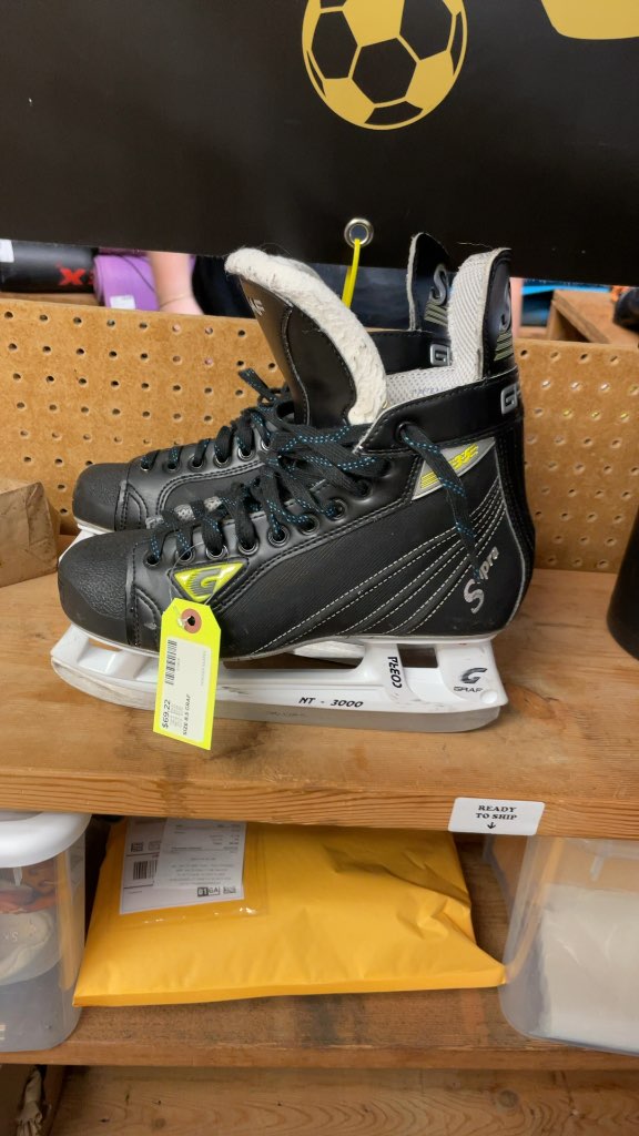 Graf Supra Hockey Skates Size 8.5