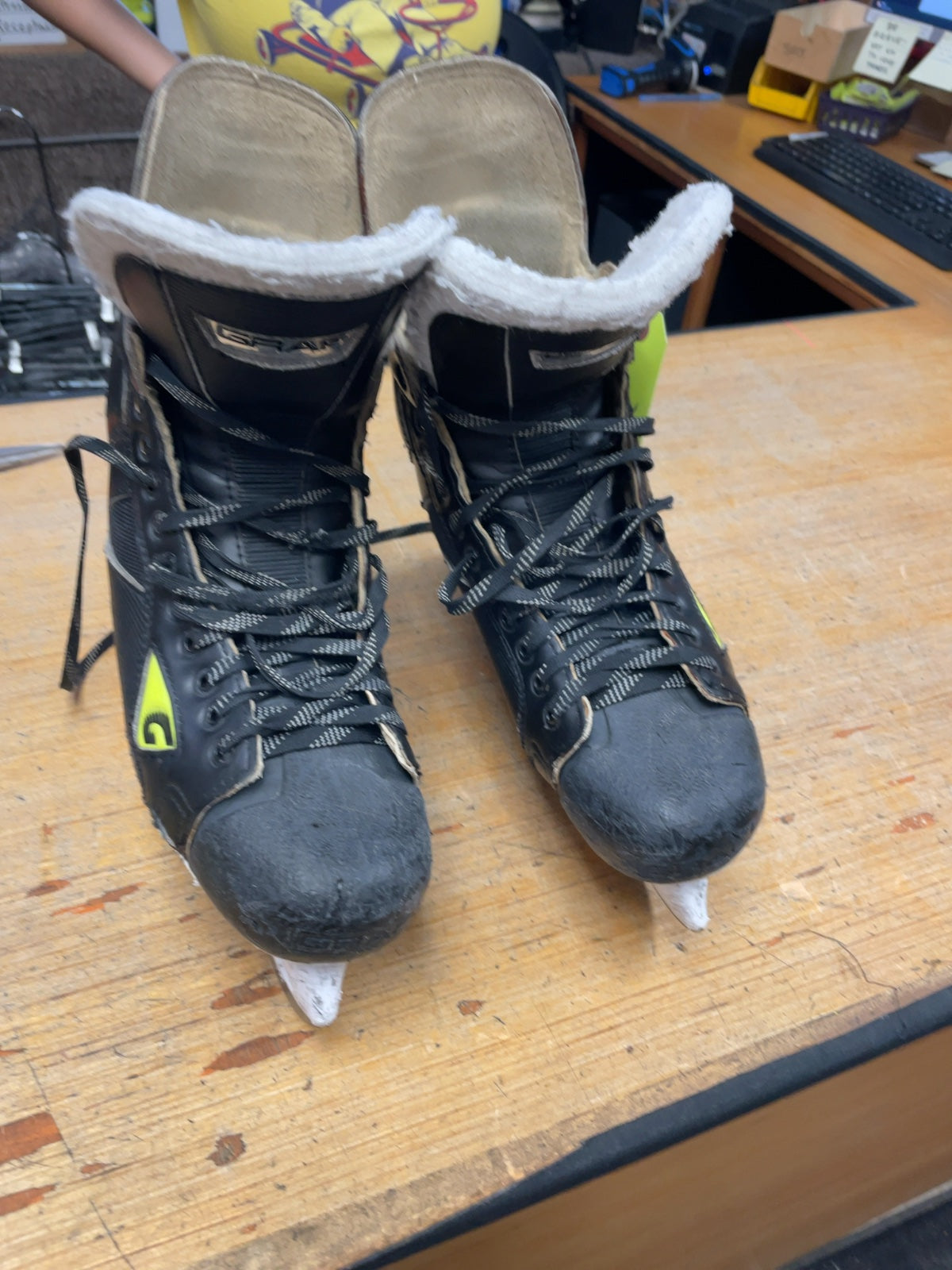 Graf Supra Size 10.5 Hockey Skates