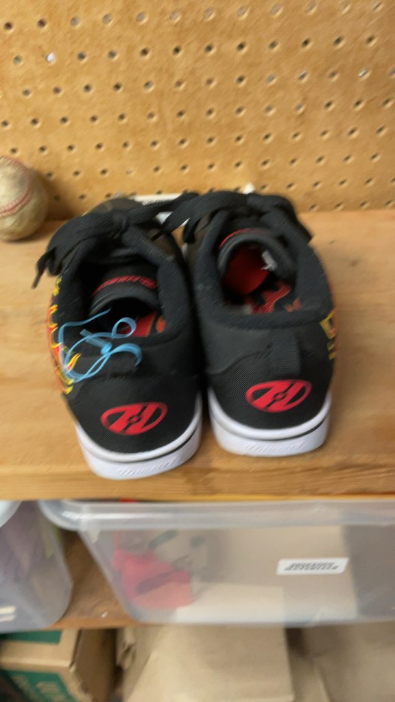 Heelys Size 5 Flame Roller Shoes