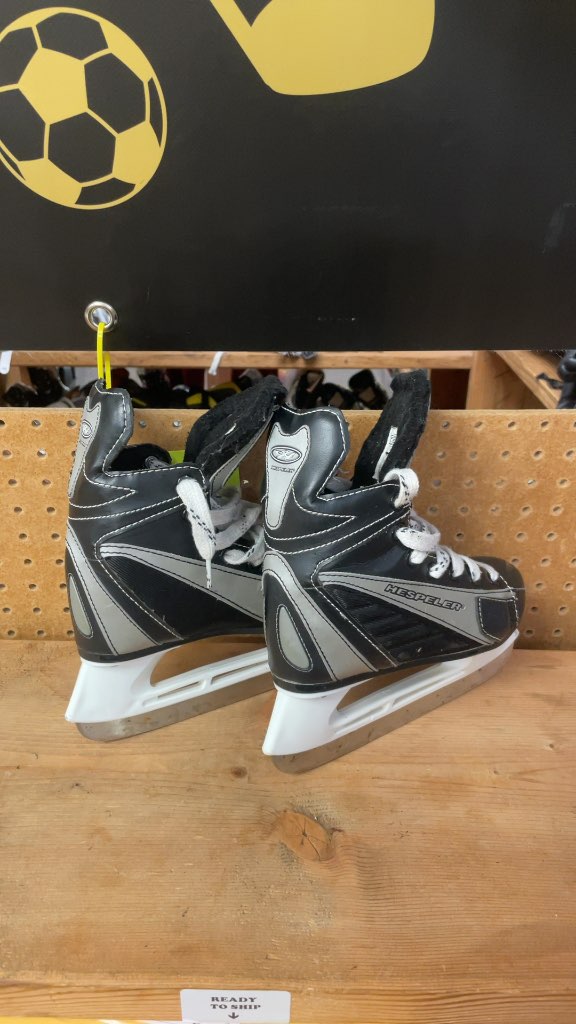 Hespeler Rogue Hockey Skates - Size 1