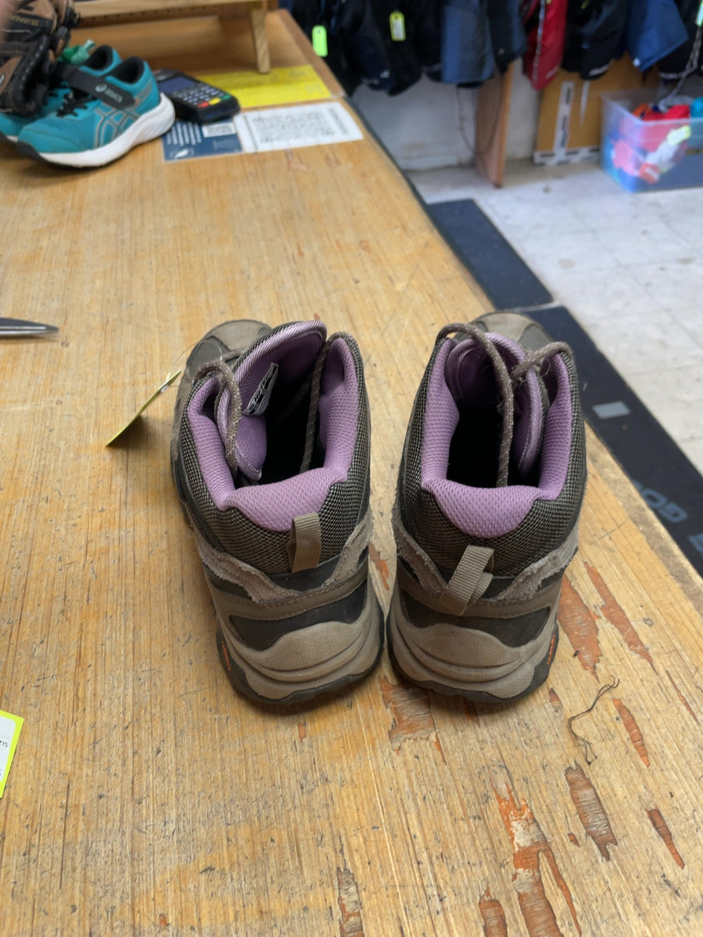 Hi-Tec Hiking Boots Size 9 Brown/Purple
