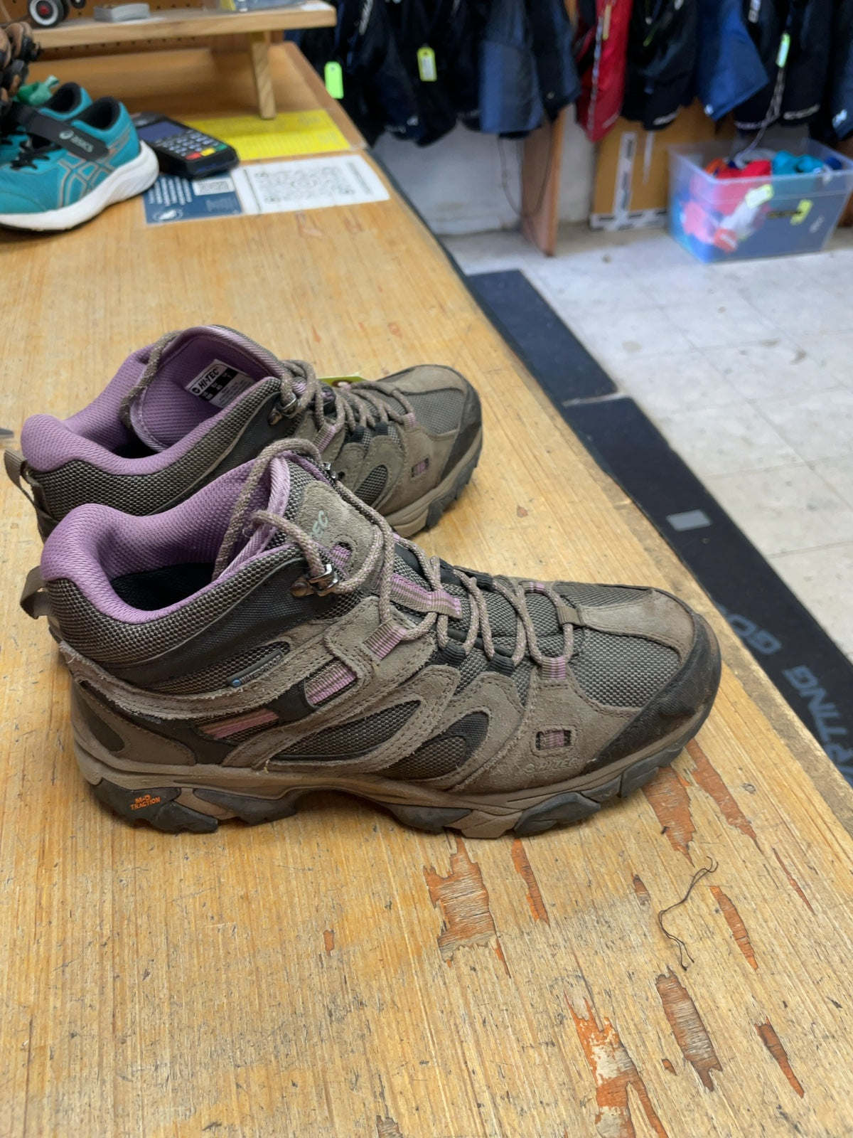 Hi-Tec Hiking Boots Size 9 Brown/Purple