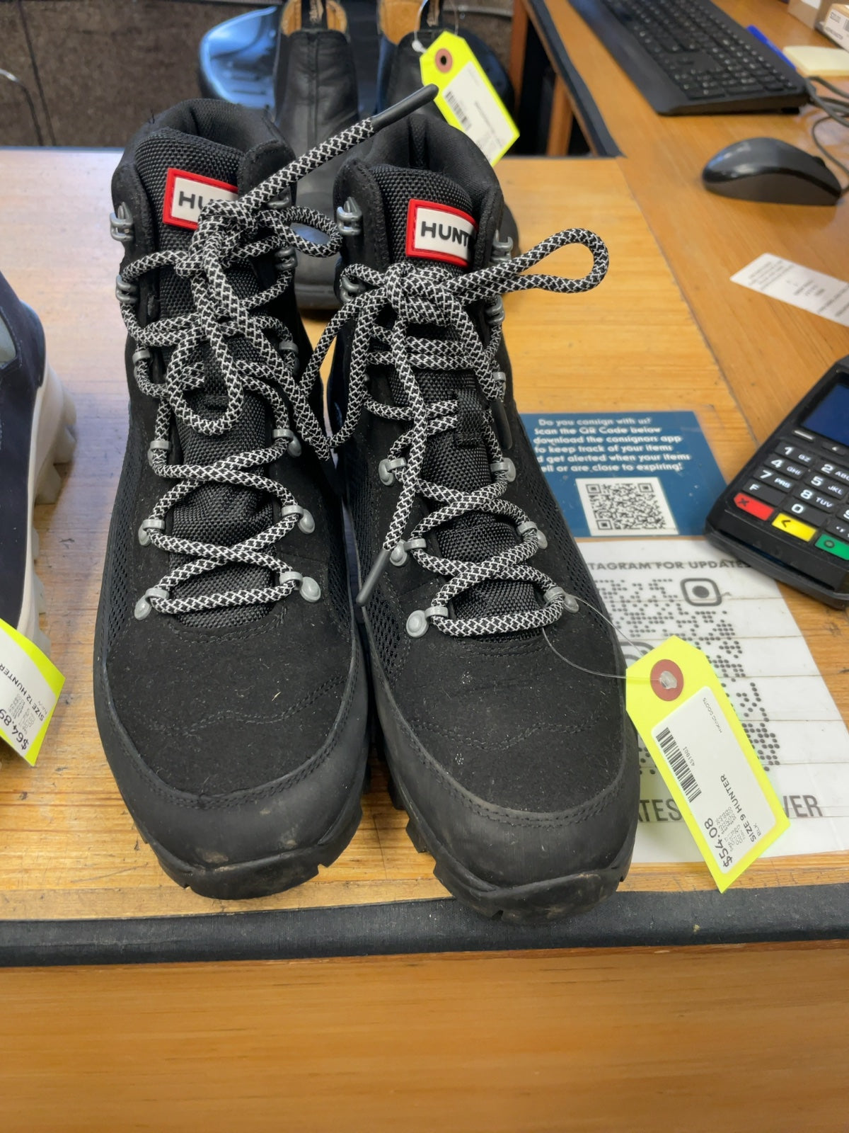 Hunter Hiking Boots Size 9 Black