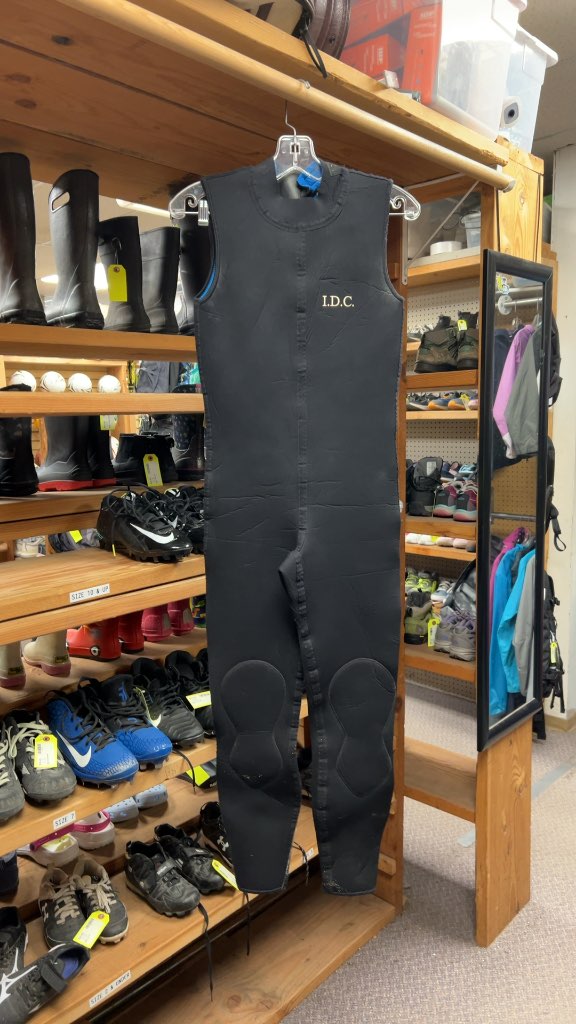 I.D.C. Adult Sleeveless Wetsuit