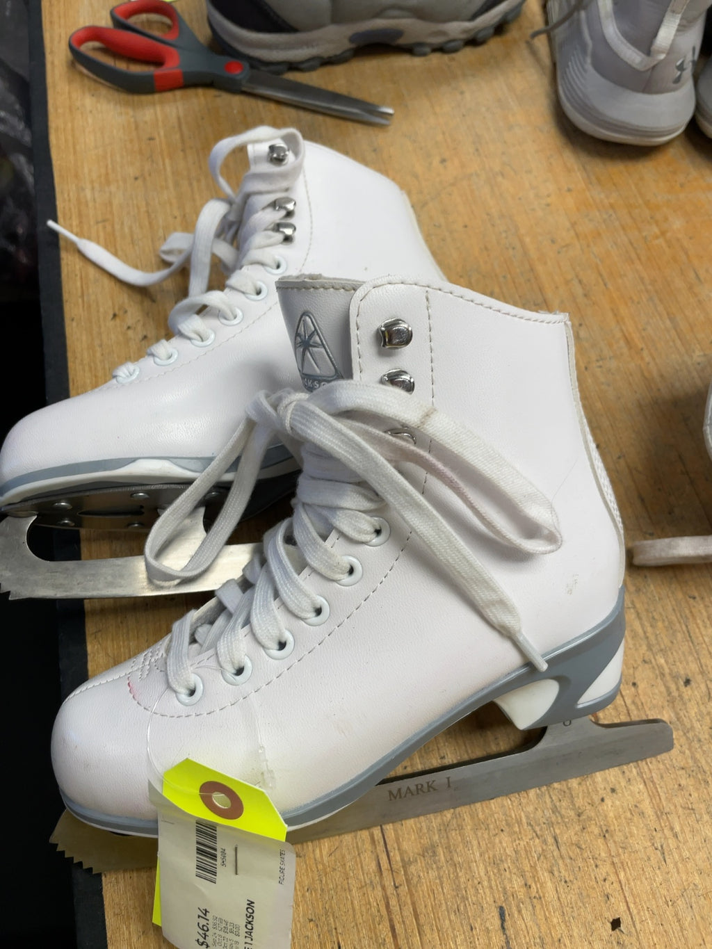 Jackson 150 Mark I Size 1 White Figure Skates