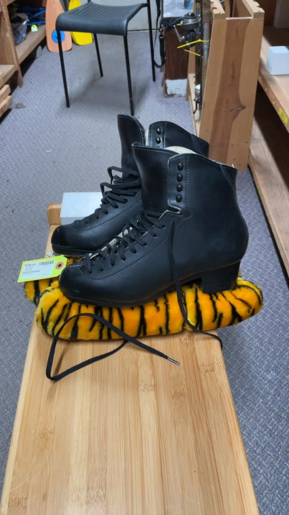 Jackson Black Leather Figure Skates - Size 8.5