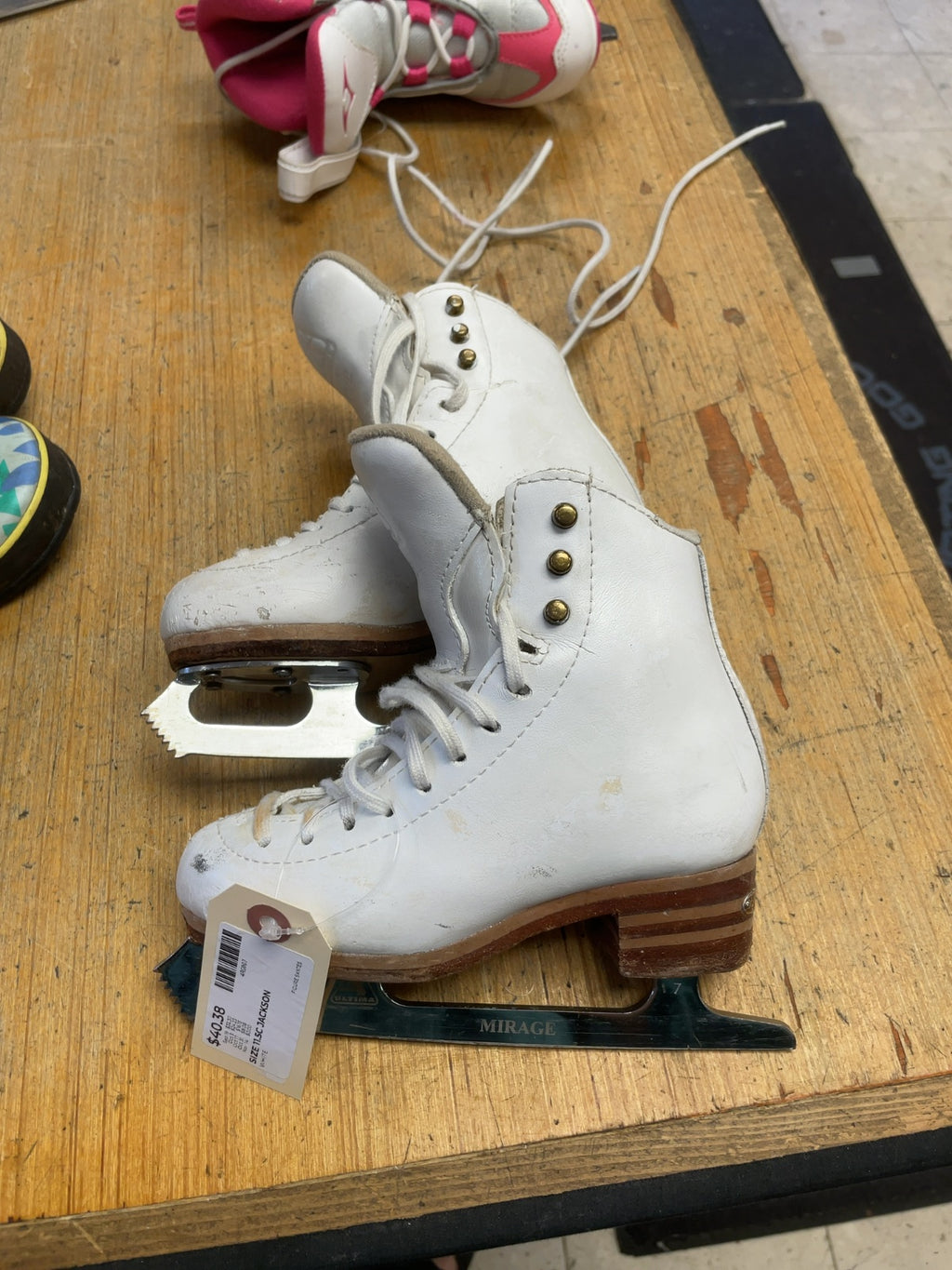 Jackson Elle Size 11.5C Figure Skates