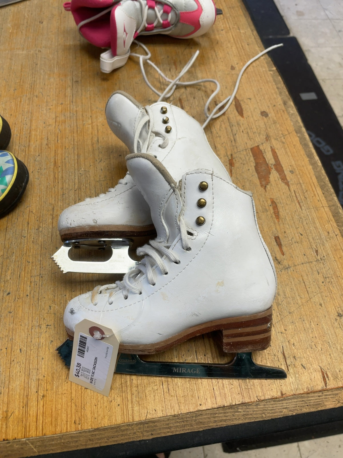 Jackson Elle Size 11.5C Figure Skates