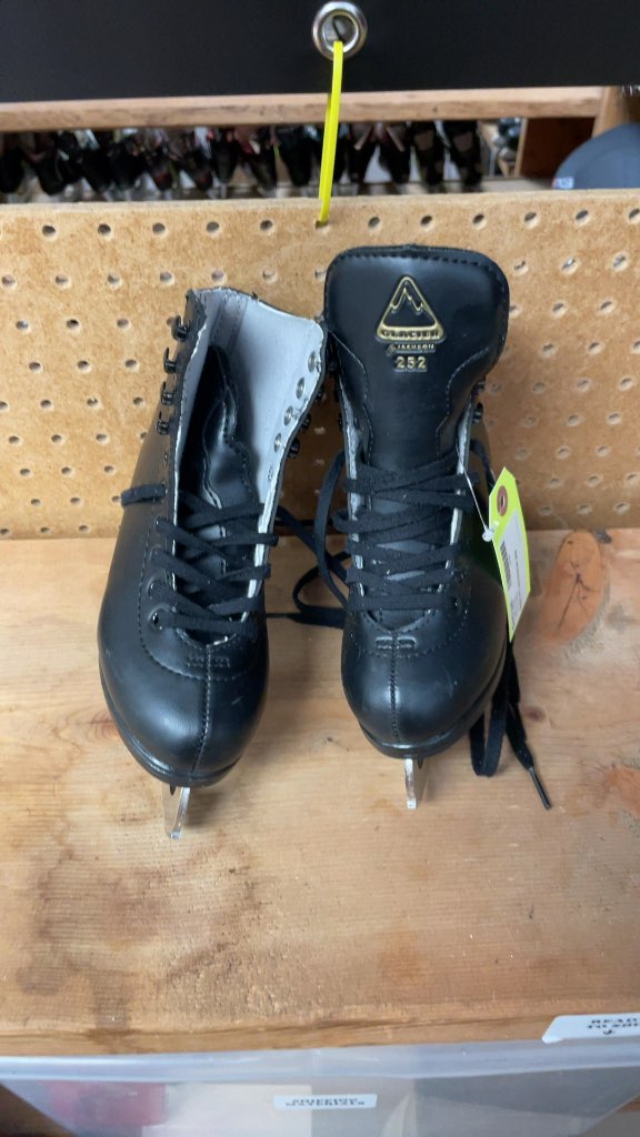Jackson Glacier 252 Figure Skates - Black - Size 11C