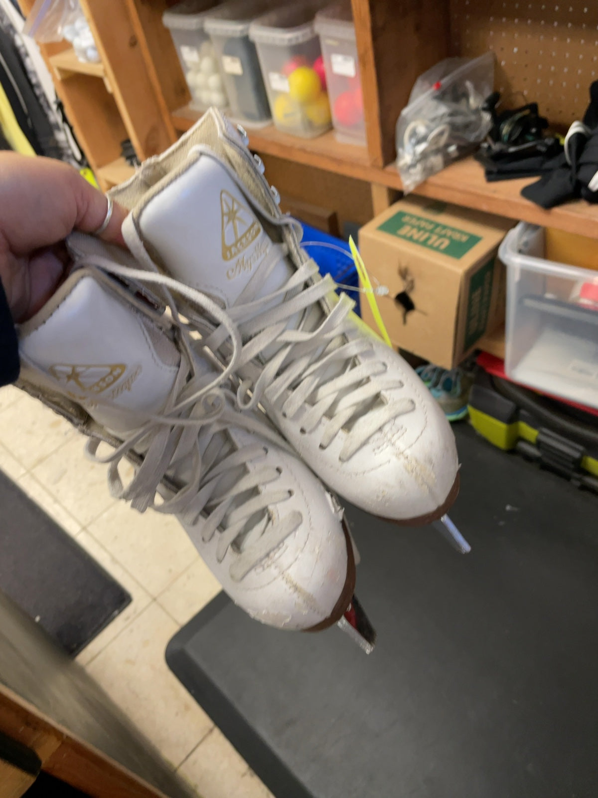 Jackson Glacier Figure Skates - Size 2