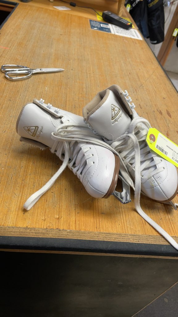 Jackson Mystique Figure Skates Size 13.5