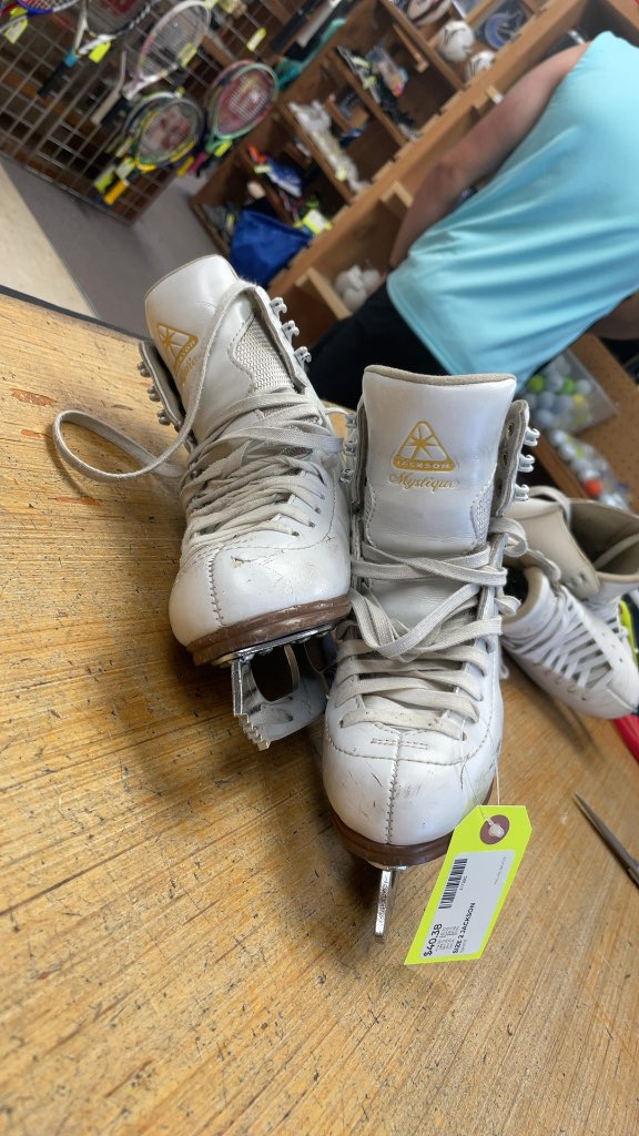 Jackson Mystique Figure Skates Size 2