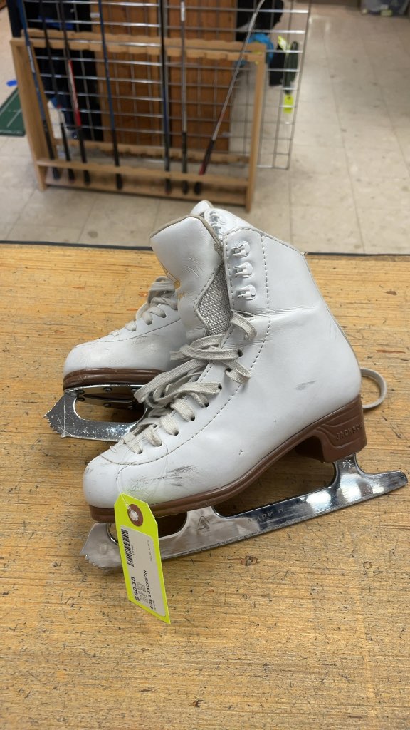 Jackson Mystique Figure Skates Size 2