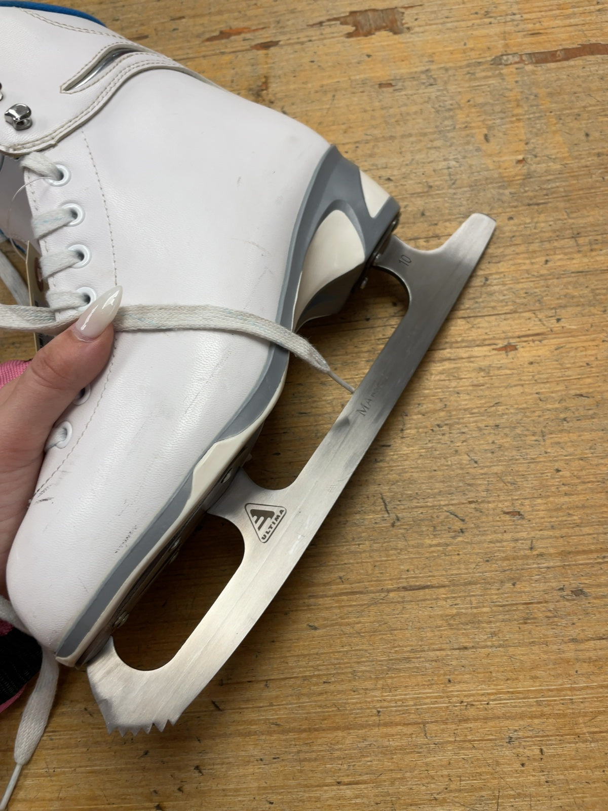 Jackson Soft Skate Size 7 White Figure Skates