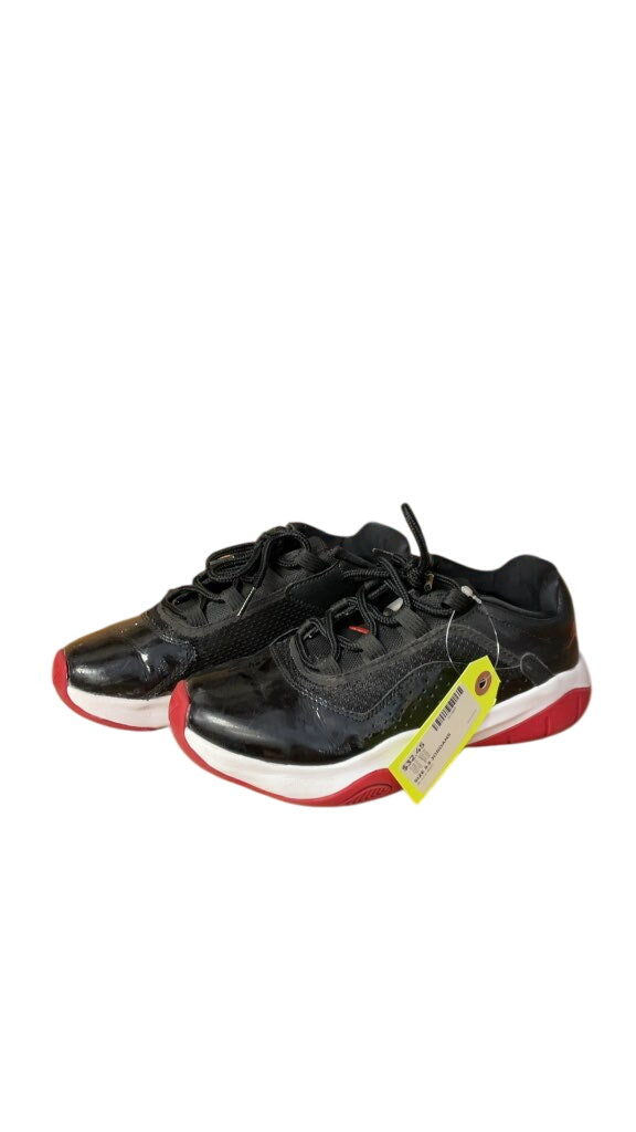 Jordan 11 CMFT Low Black/Red Size 5.5