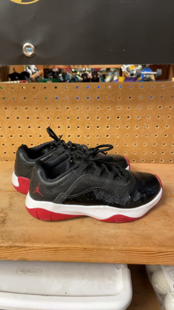 Jordan 11 CMFT Low Black/Red Size 5.5