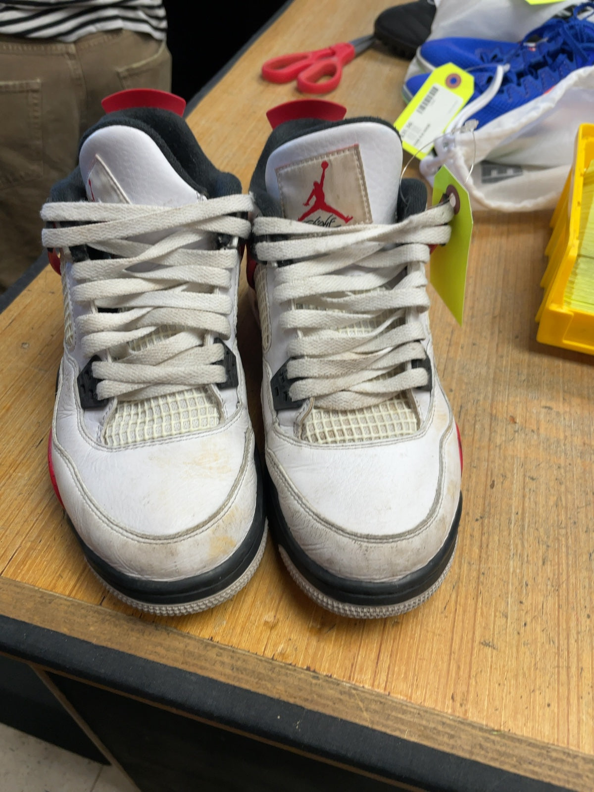 Jordan 4 Men's 7 Ladies 9 Red/White Sneakers