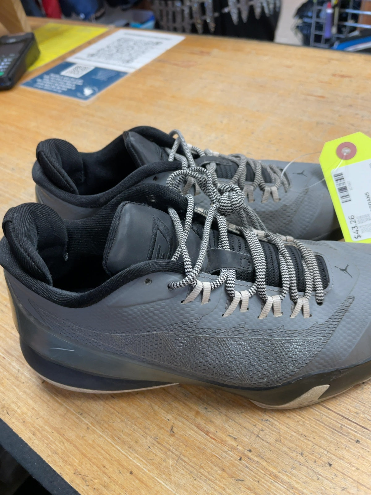 Jordan CP3.IX Size 5.5 Grey Basketball Shoes