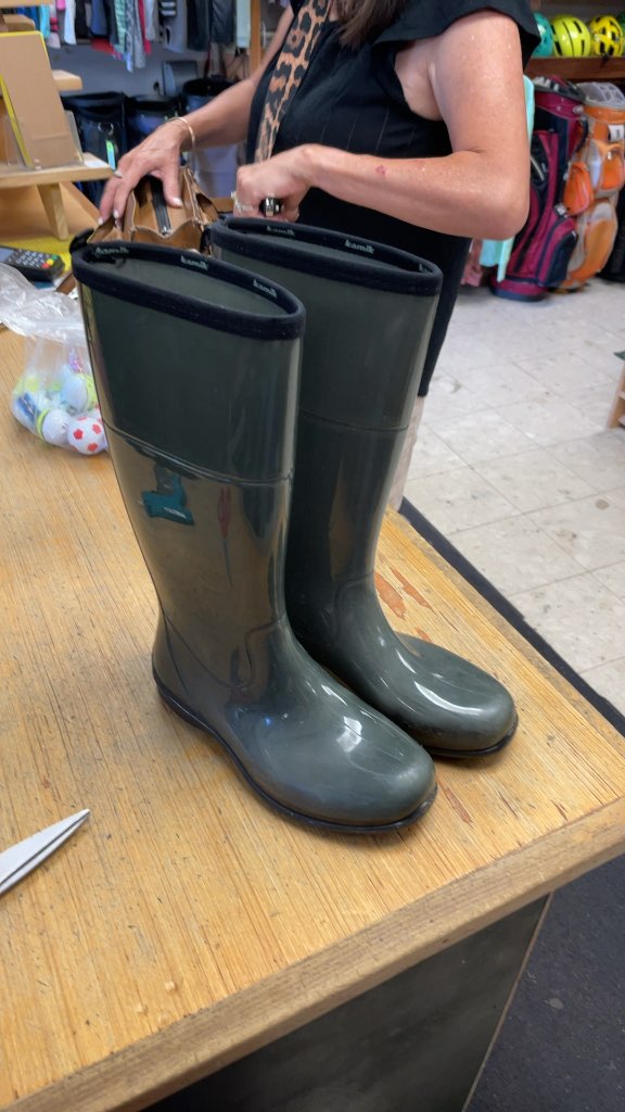 Kamik Green Rain Boots - Size 8