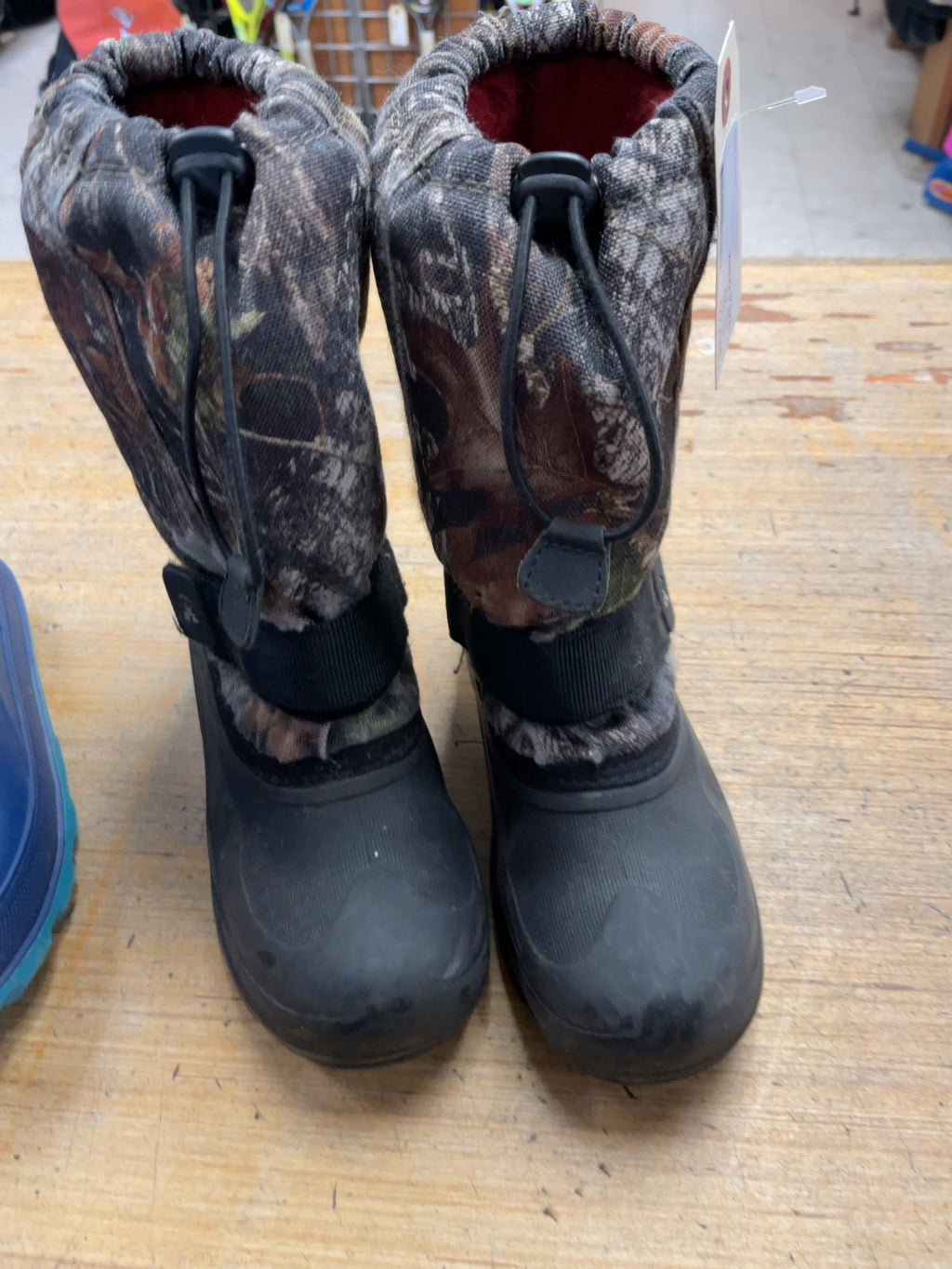 Kamik Winter Boots Size 4 Camo/Black