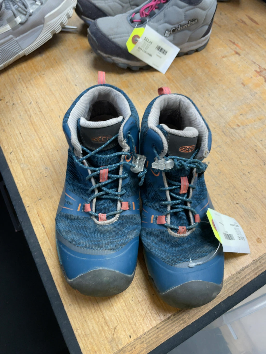 KEEN Hiking Boots Size 3 Blue