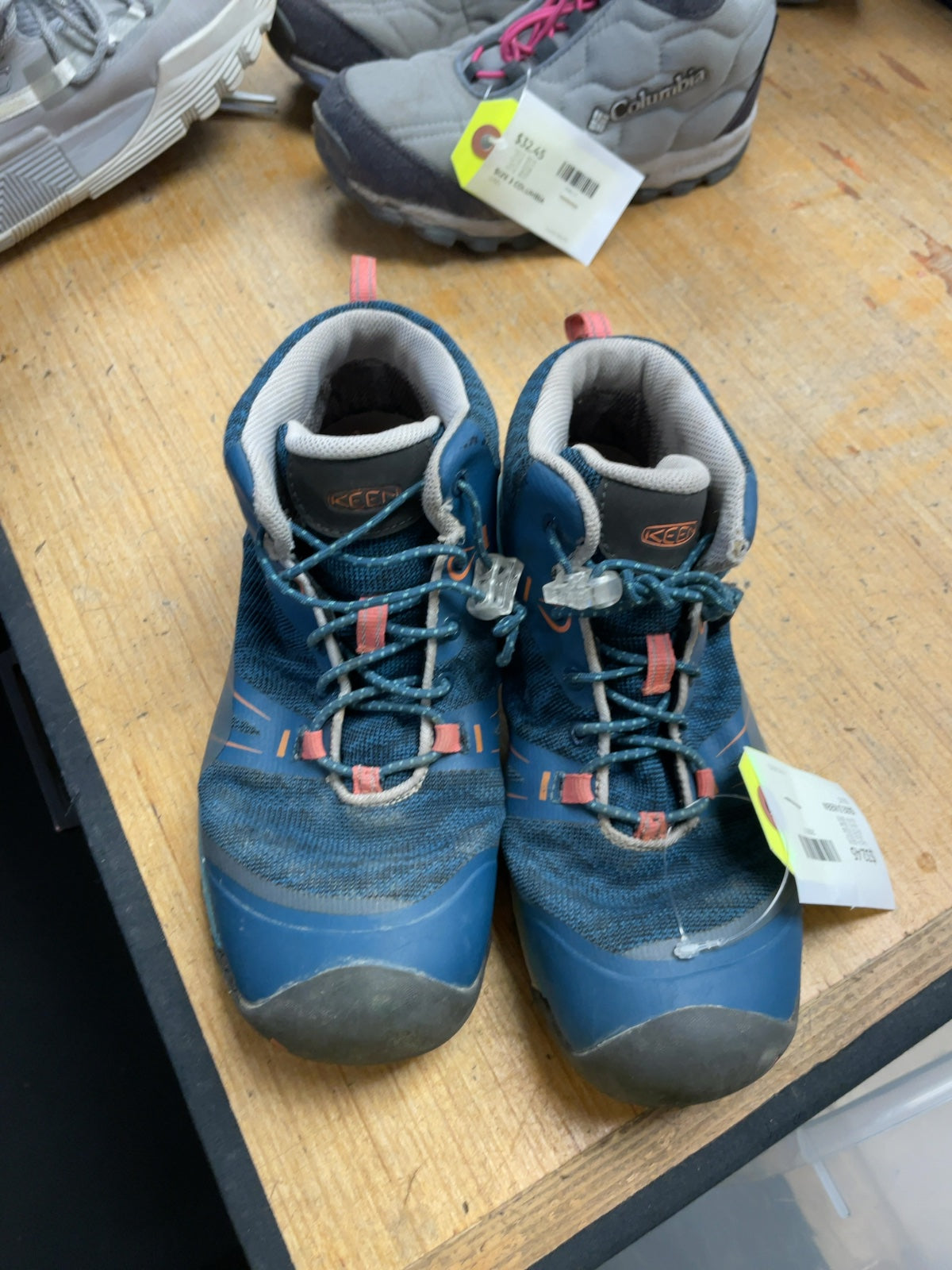 KEEN Hiking Boots Size 3 Blue