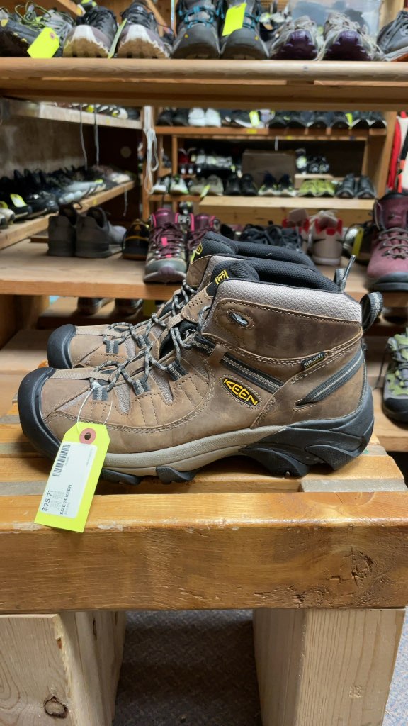 Keen Men's Size 13 Brown Hiking Boots