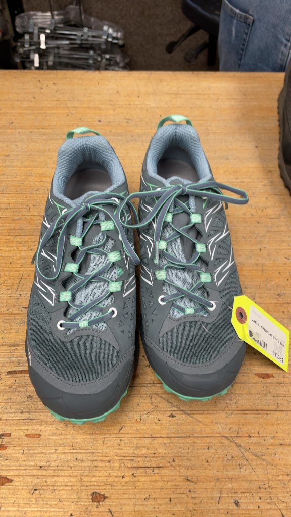 La Sportiva Hiking Shoes Size 7.5 Blue *NEW*