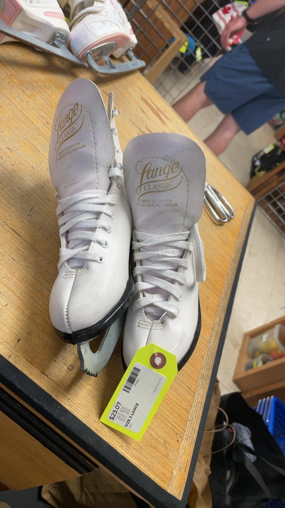 Lange Classic Figure Skates - Size 3