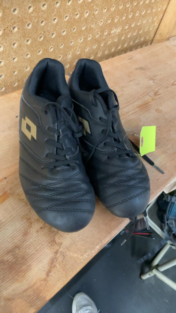 Lotto Soccer Cleats Black/Gold Size 2