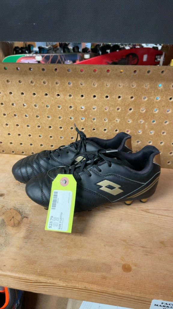 Lotto Soccer Cleats Black/Gold Size 3