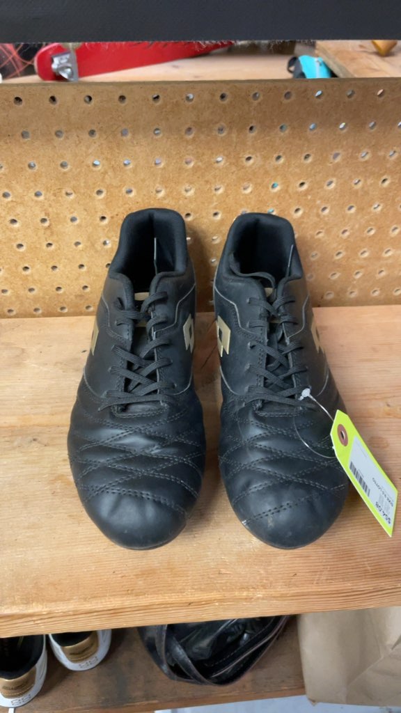 Lotto Soccer Cleats - Black/Gold - Size 9.5