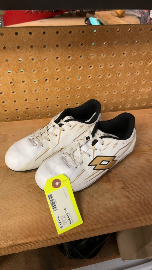 Lotto Soccer Cleats White/Gold Size 4