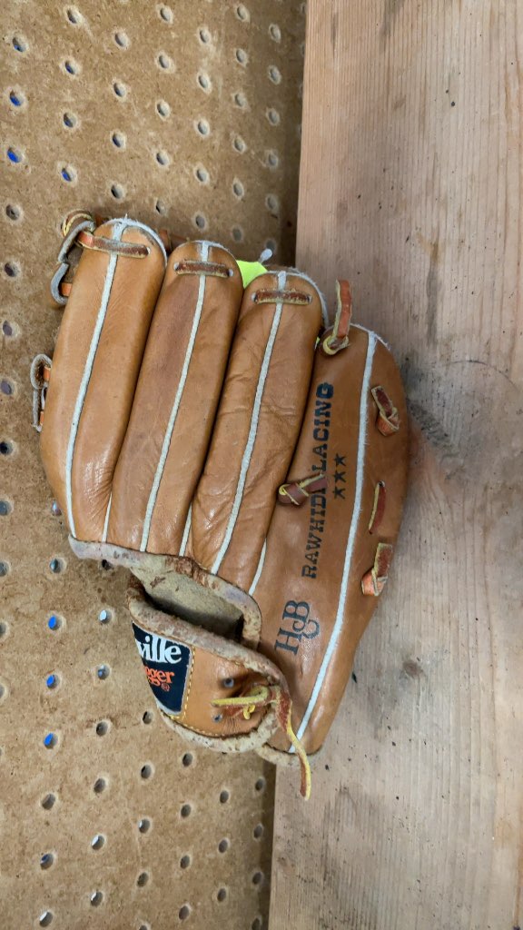 Louisville Slugger LSG47G 10" Baseball Glove - Steve Garvey Autograph Model