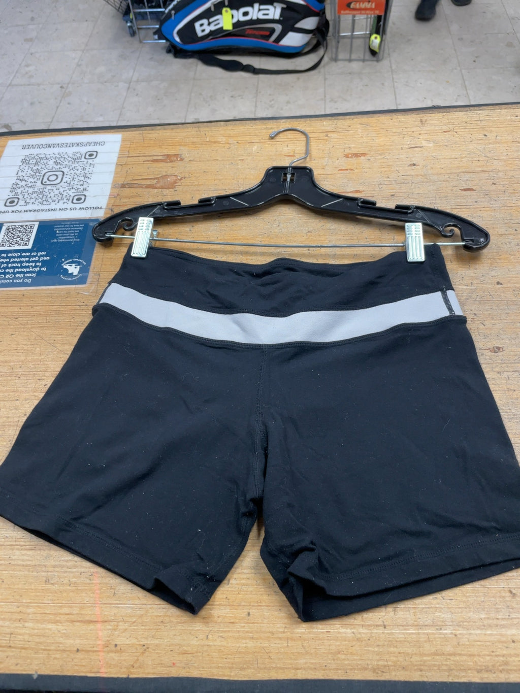 Lululemon Athletic Shorts Size 4 Black/White