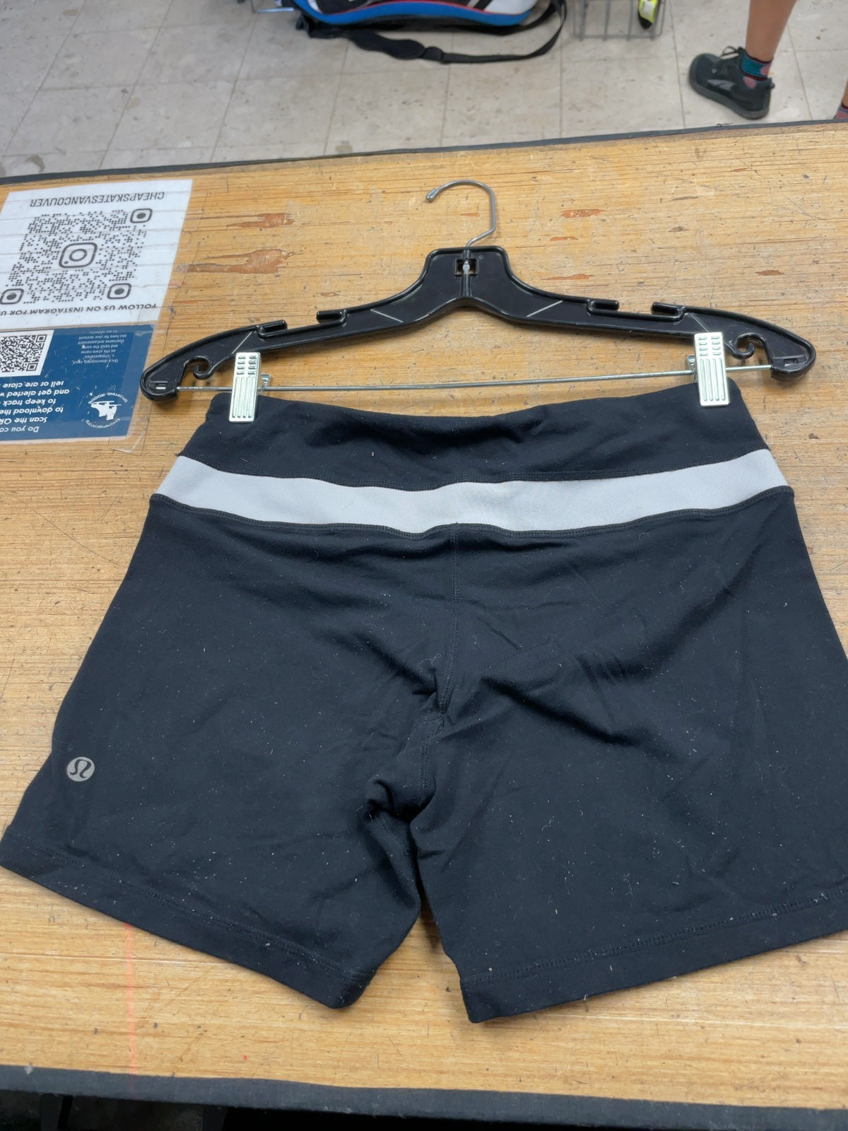 Lululemon Athletic Shorts Size 4 Black/White