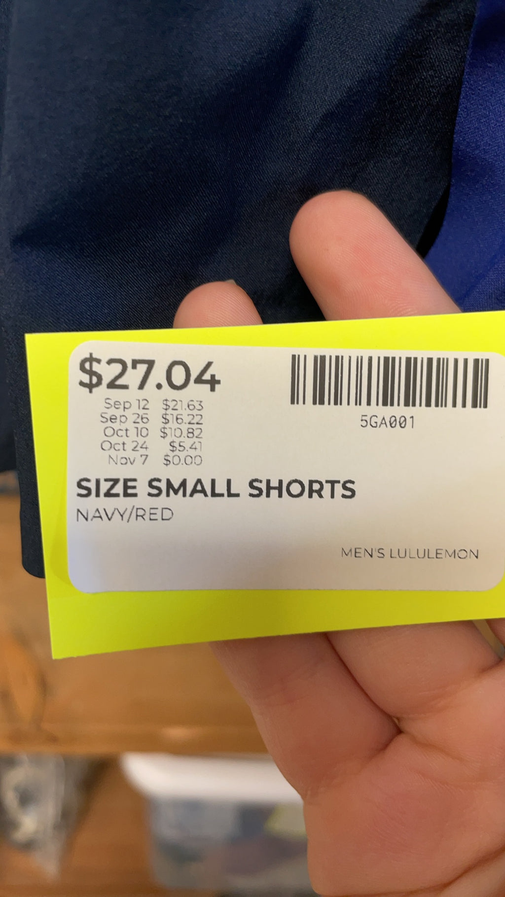 Lululemon Athletic Shorts Small Navy/Red