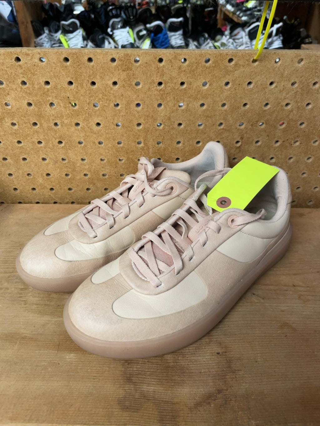 Lululemon Cityverse Ladies 9 Pink Sneakers