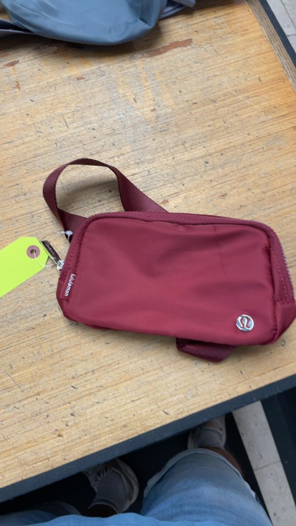 Lululemon Everywhere Belt Bag - Red