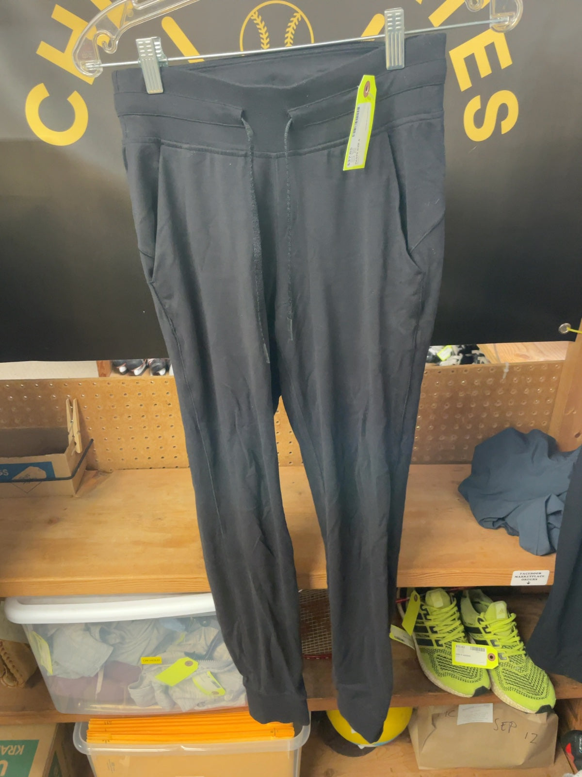 Lululemon Jogger Pants Size 4 Black