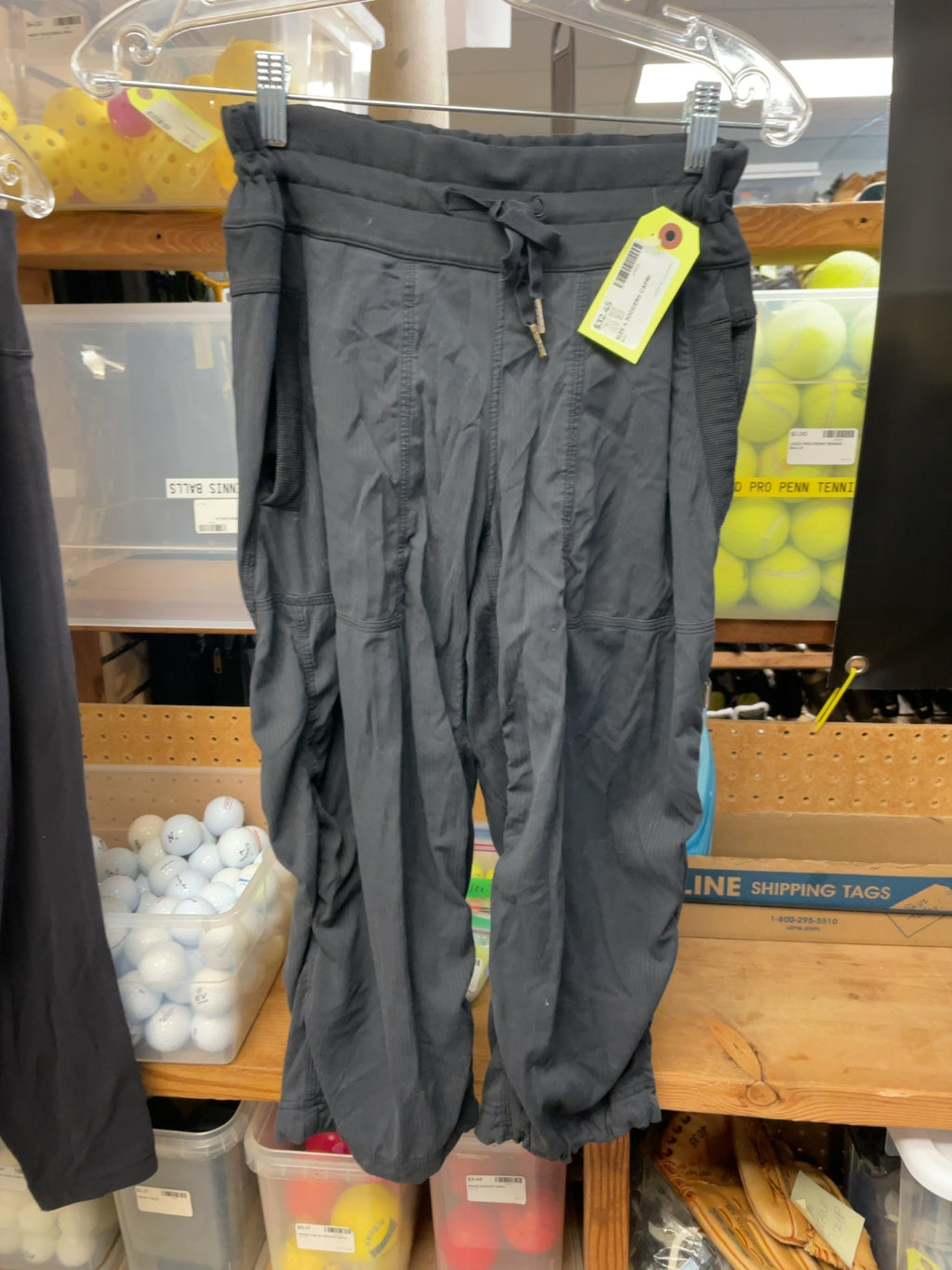 Lululemon Joggers Capri Size 4 Black