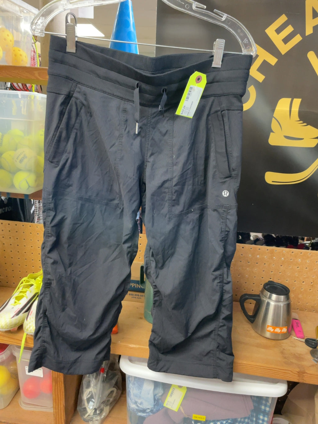 Lululemon Joggers Size 6 Black Cropped