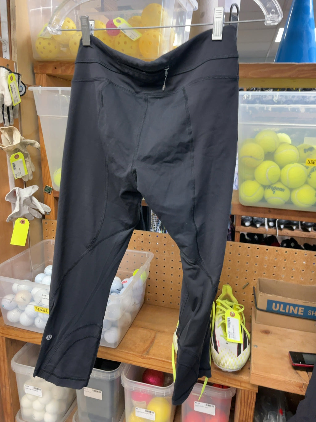 Lululemon Leggings Size 6 Black Cropped