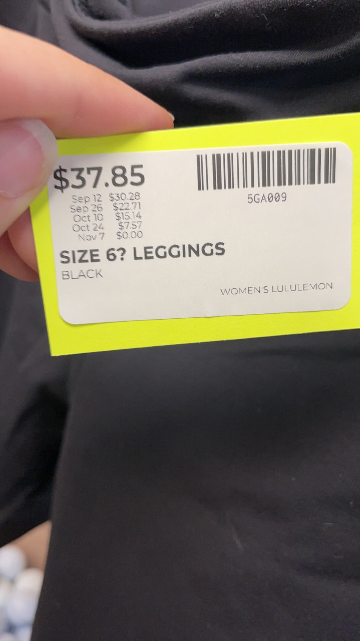 Lululemon Leggings Size 6 Black Cropped