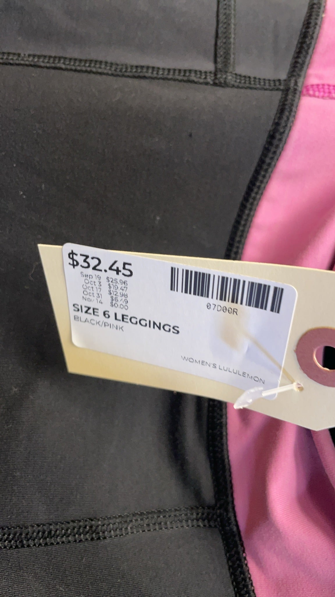 Lululemon Leggings Size 6 Black/Pink