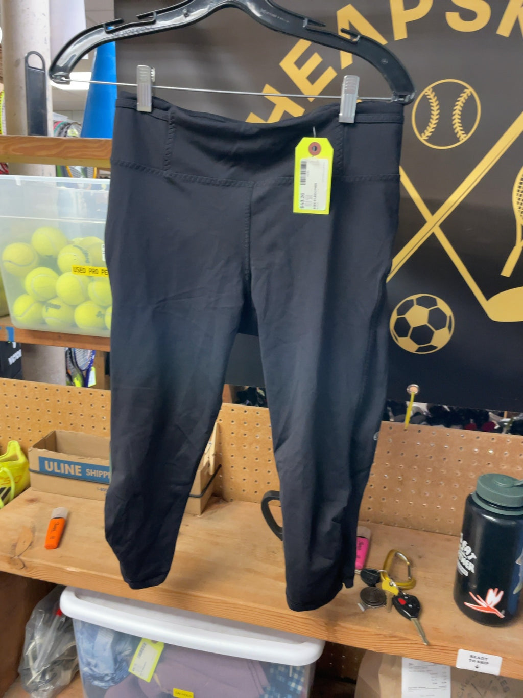 Lululemon Leggings Size 8 Black Cropped