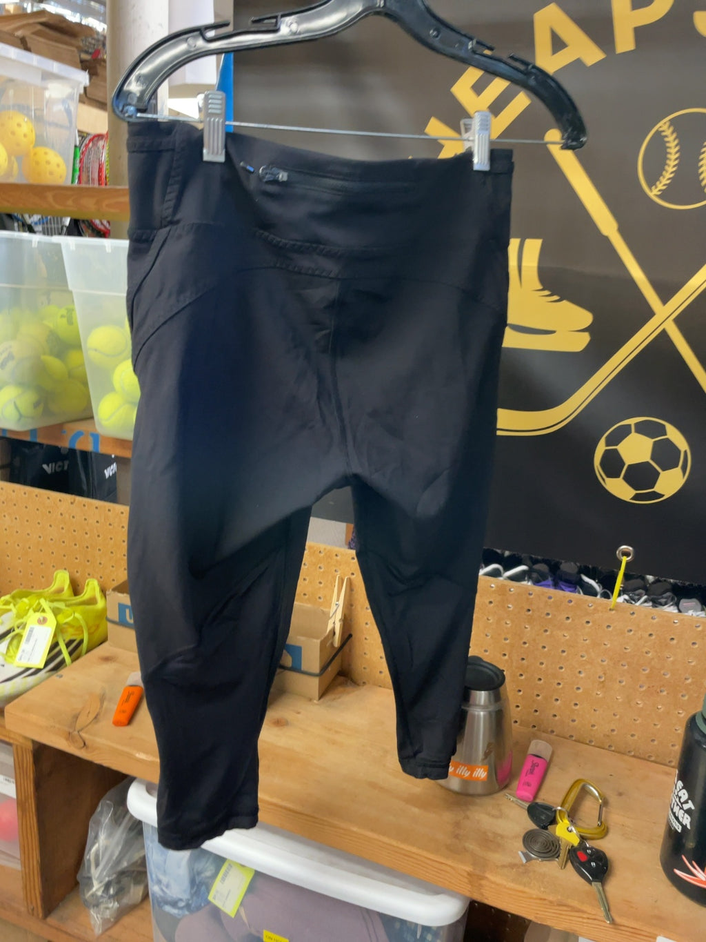 Lululemon Leggings Size 8 Black Cropped