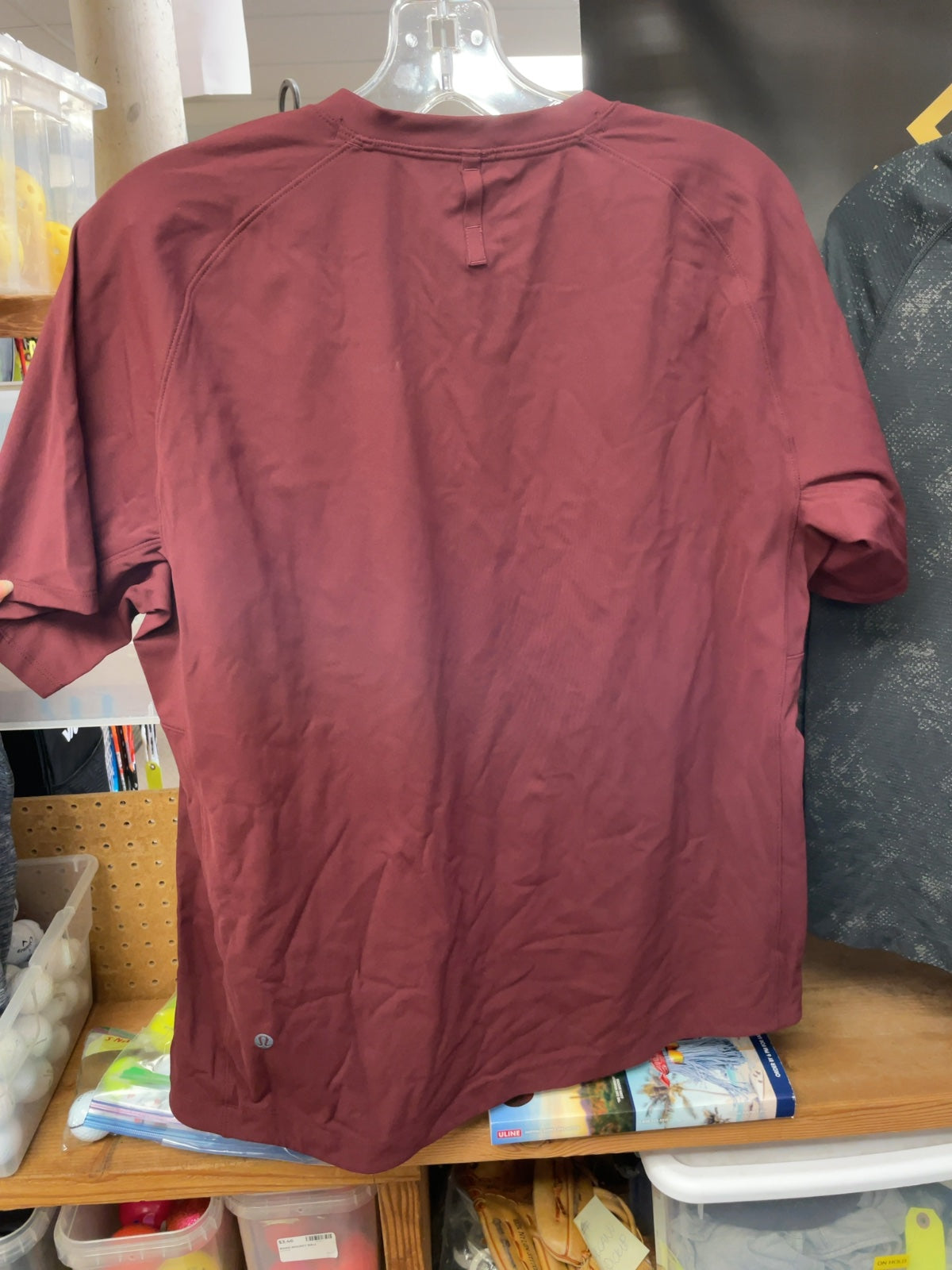 Lululemon Men's Athletic T-Shirt Size Large Maroon