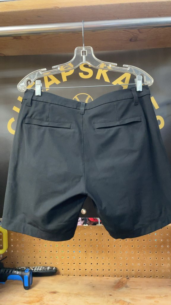 Lululemon Men's Black Shorts - Size 31